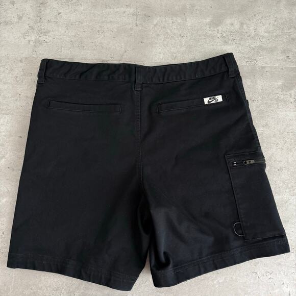 Nike SB Men's Skate Shorts Black size 34 side pocket - Picture 1 of 8
